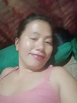mommyyeng26 live cam on StripChat