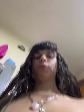 VioletaSubmissive live cam on StripChat