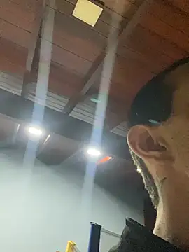 Ivis1999 live cam
