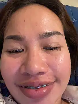 ponthip (F young) - Show my tits เปิดนม5 นาที