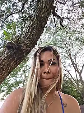 ZOE-LAKSMI live cam