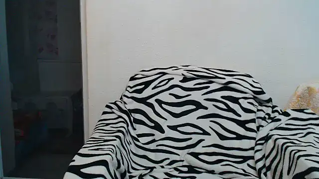 MissElla live cam on StripChat