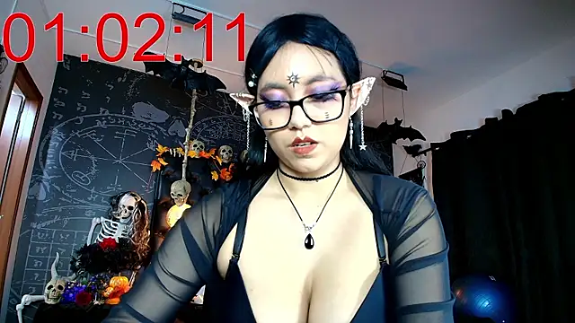 alexhoe_ (F young) - Choose the goal with a poll