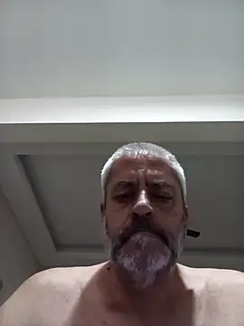 Abueloexhibicionista live cam