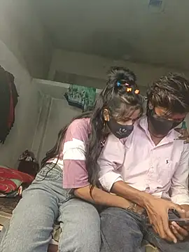 Romantic-couple10 live cam on StripChat