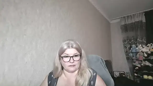Diana_49 live cam on StripChat