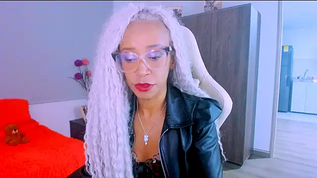 ScarlettMalbec live cam on StripChat