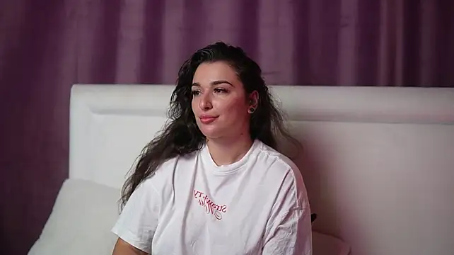 EmmaDallas live cam on StripChat