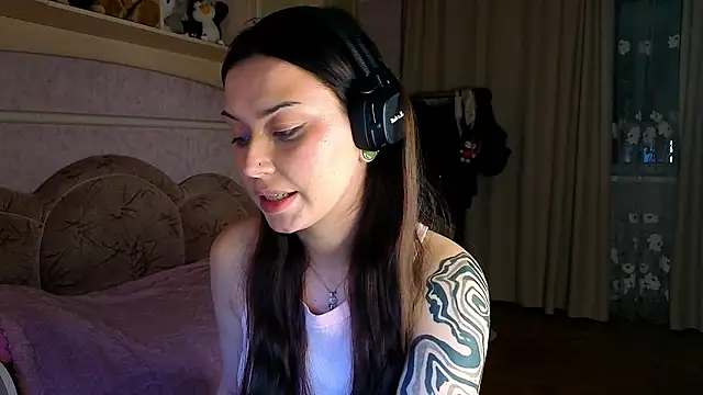 danieliis live cam on StripChat