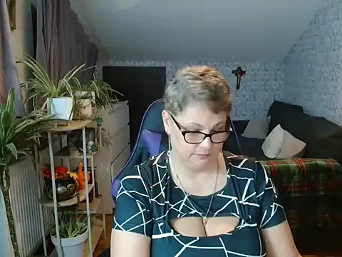 Newgirl4you live cam on StripChat