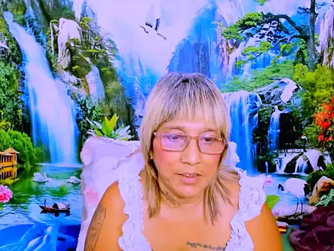indianroxy live cam on StripChat