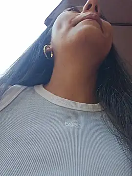 Carla_Alvez, live now