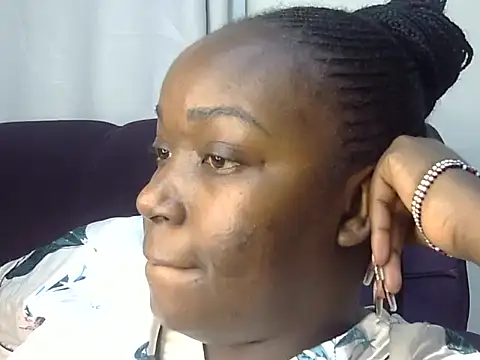 Sexy-suzy live cam on StripChat