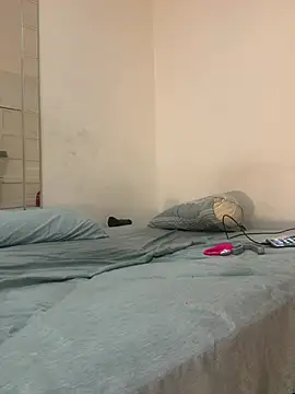 bigdick211292 live cam on StripChat