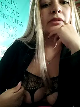 alana_69 live cam