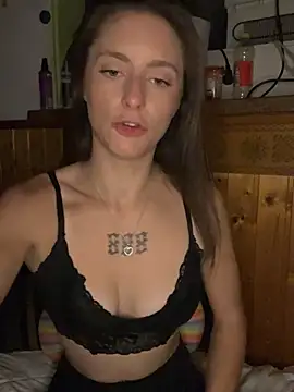 TeenLeonie18