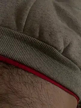MuzzyFacing on Stripchat