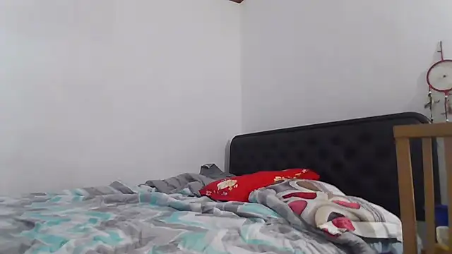 katiefyi (F milf) - suck my tits