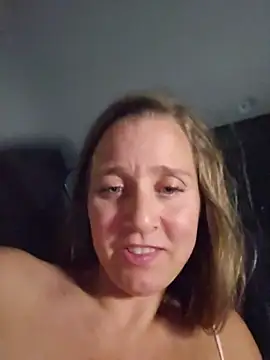 SkyelarSomer Live Webcam on Stripchat