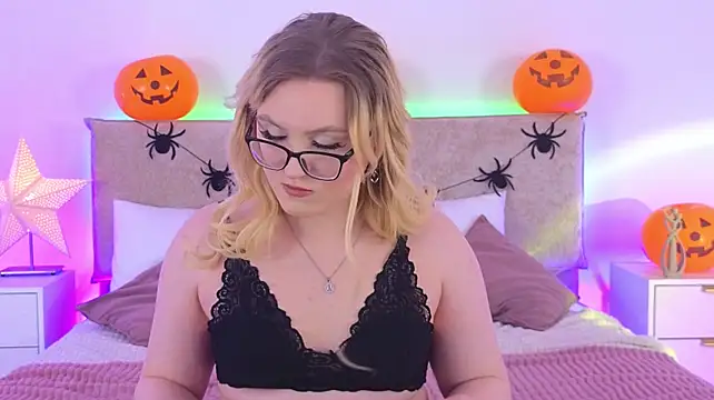 Jules_night live cam on StripChat