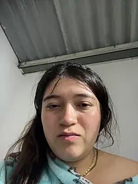 Karina_Leon