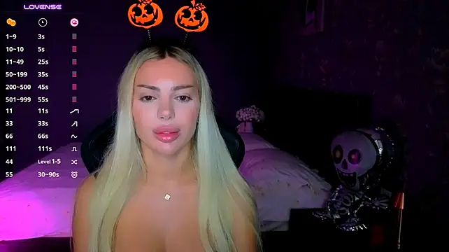 Ayla__Demir live cam on StripChat