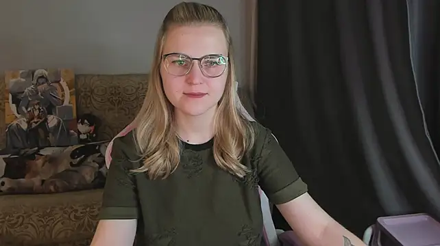 MissBrightShine live cam on StripChat