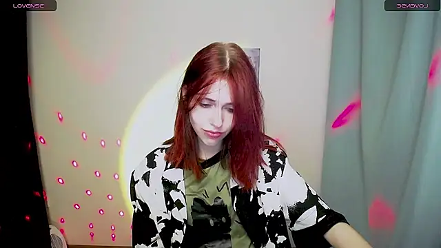 GuessMe___ live cam on StripChat