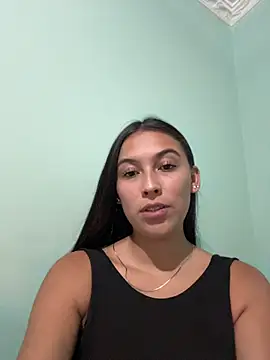 VictoriaLannee live cam on StripChat
