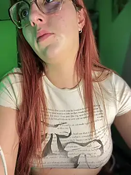 CoraVibes live cam on StripChat