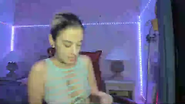 aalokitaa live cam on StripChat