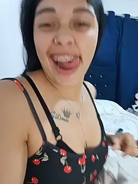 victoria04 live cam on StripChat