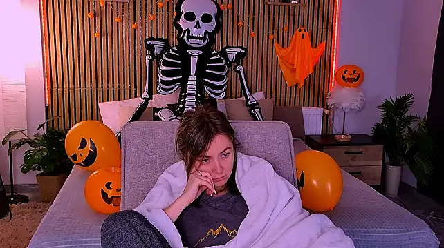 EmeraldGlow live cam on StripChat
