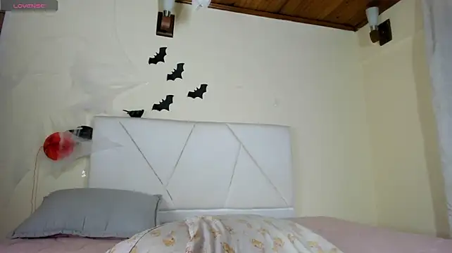 Dulce_Mariie live cam on StripChat