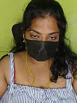 Tamil_Mithra live cam on StripChat