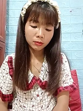 AmyLinee01 live cam on StripChat