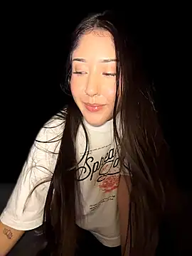Maddy_Lara live cam on StripChat