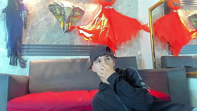 Axel_Bless live cam on StripChat