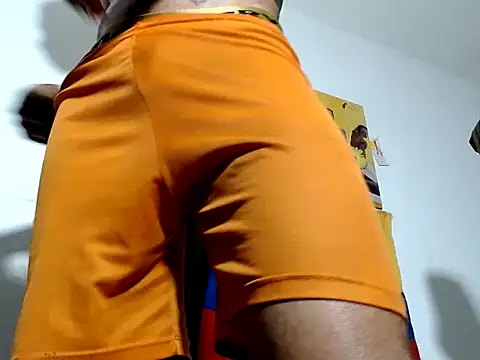 lucascastrohot live cam on StripChat