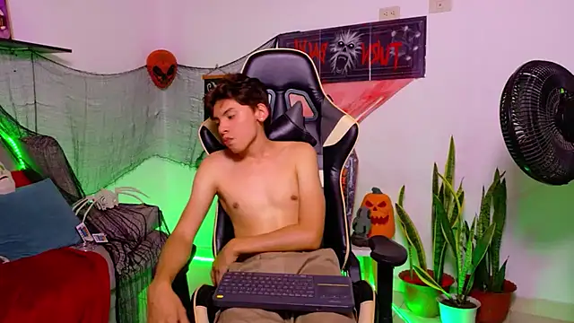 Angel_Dustt1 live cam on StripChat