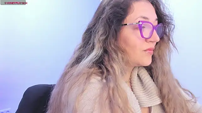 Naty_Mature_ live cam on StripChat