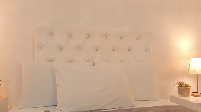 Lunaakim live cam on StripChat