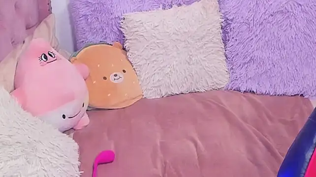 LillyCandy live cam on StripChat