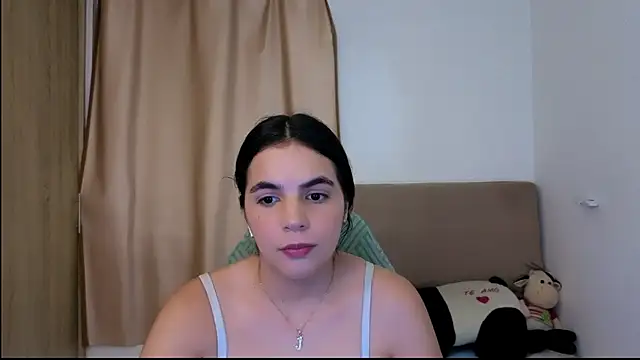 _elenna live cam on StripChat