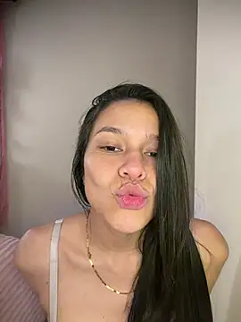 corinasmith28 (F young) - 4 fingers in ass + farts