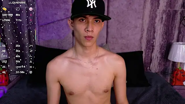 AronTawers live cam on StripChat