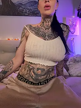 MeganWitch live cam on StripChat