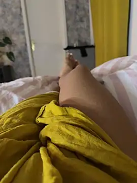 Camii2244 live cam on StripChat