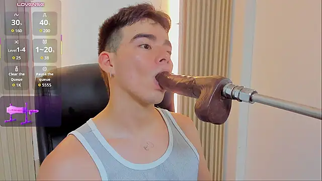 Alejandro_karter18 live cam on StripChat