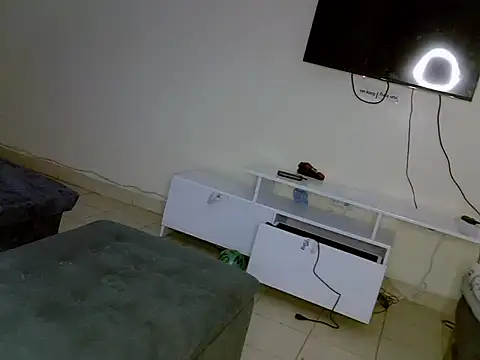 The0ne- live cam on StripChat